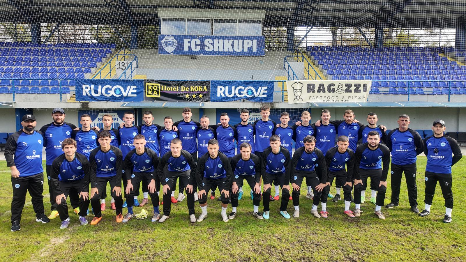 FC Shkupi players together on the pitch with Ragazzi Fastfood & Pizza sponsorship